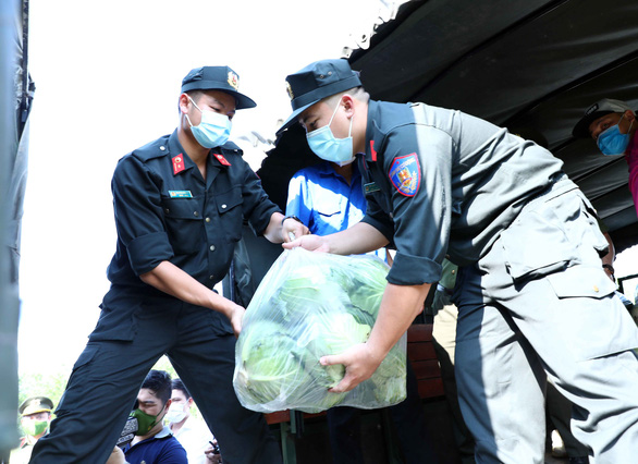 Hàng chục tấn nông sản từ Lào Cai, Hà Giang về tiếp sức thủ đô - Ảnh 1.