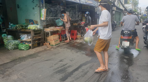 Cước giao hàng nhiều khi cao hơn giá hàng, khách đổ sang mua bán chui - Ảnh 5.