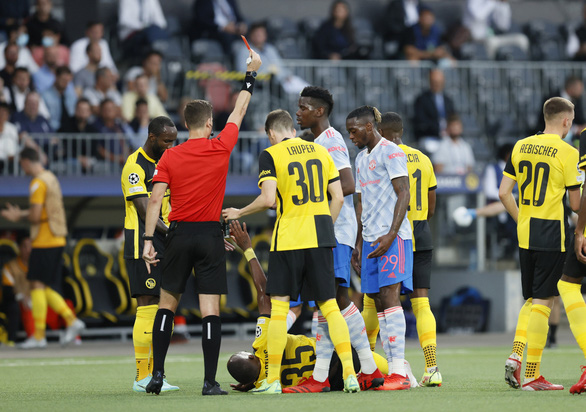 Ronaldo ghi bàn, Man Utd vẫn thua ngược Young Boys - Ảnh 3.