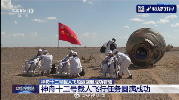 3 phi hành gia Trung Quốc trở về Trái đất sau 3 tháng trên trời - Ảnh 1.