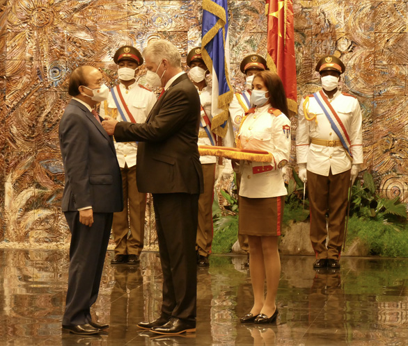 Chủ tịch nước Nguyễn Xuân Phúc: Việt Nam – Cuba đoàn kết, nhất định thắng - Ảnh 1.