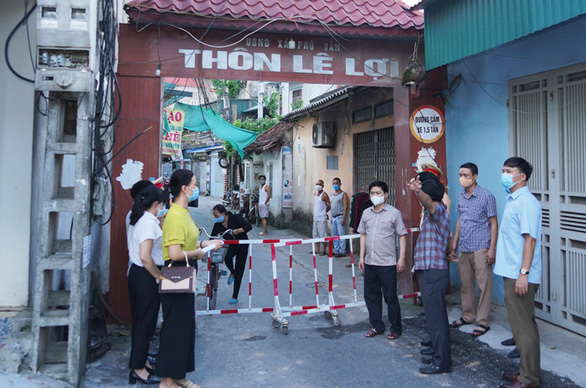 Liên tiếp 10 ca COVID-19, Hà Nam yêu cầu người dân Phủ Lý ở trong nhà 3 ngày để xét nghiệm - Ảnh 1.