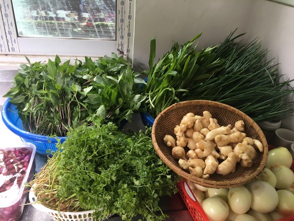 Tôi nhớ mùi phở, mùi hành ngò, nhớ cả tiếng rưới nước phở - Ảnh 3. Tôi nhớ mùi phở, mùi hành ngò, nhớ cả tiếng rưới nước phở - Ảnh 3.