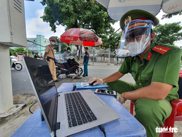 Công an TP.HCM thử nghiệm camera giúp quét mã ‘di chuyển nội địa - Ảnh 4.