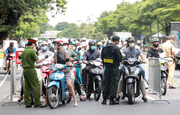 Hà Nội chốt phương án cấp giấy đi đường, khác dự kiến ban đầu - Ảnh 1.