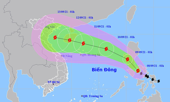 Bão Conson áp sát Biển Đông, đất liền mưa diện rộng - Ảnh 1.