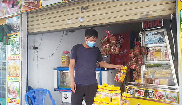 Ngày đầu tiên bán hàng mang đi: hàng quán e dè, nghe ngóng tình hình - Ảnh 2. Ngày đầu tiên bán hàng mang đi: hàng quán e dè, nghe ngóng tình hình - Ảnh 2.
