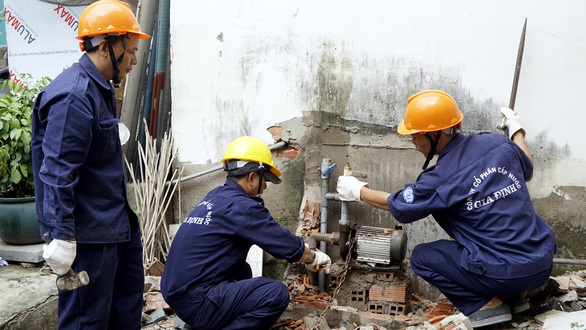 Sở Xây dựng đề nghị cho dịch vụ sửa chữa điện, nước hoạt động - Ảnh 1. Sở Xây dựng đề nghị cho dịch vụ sửa chữa điện, nước hoạt động - Ảnh 1.