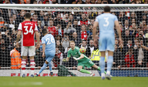 Arsenal mất người, Man xanh thắng ngược ở phút cuối - Ảnh 3.