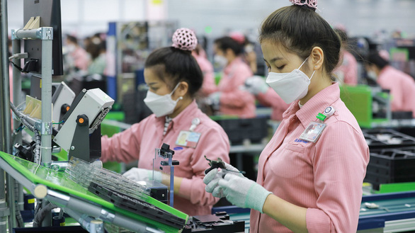 Việt Nam đứng thứ 4 về phí nhân công lao động trong khu vực - Ảnh 1.