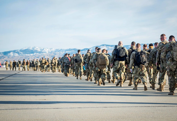 Thiếu người, Lục quân Mỹ tăng thưởng lên 50.000 USD cho lính mới nhập ngũ - Ảnh 1.