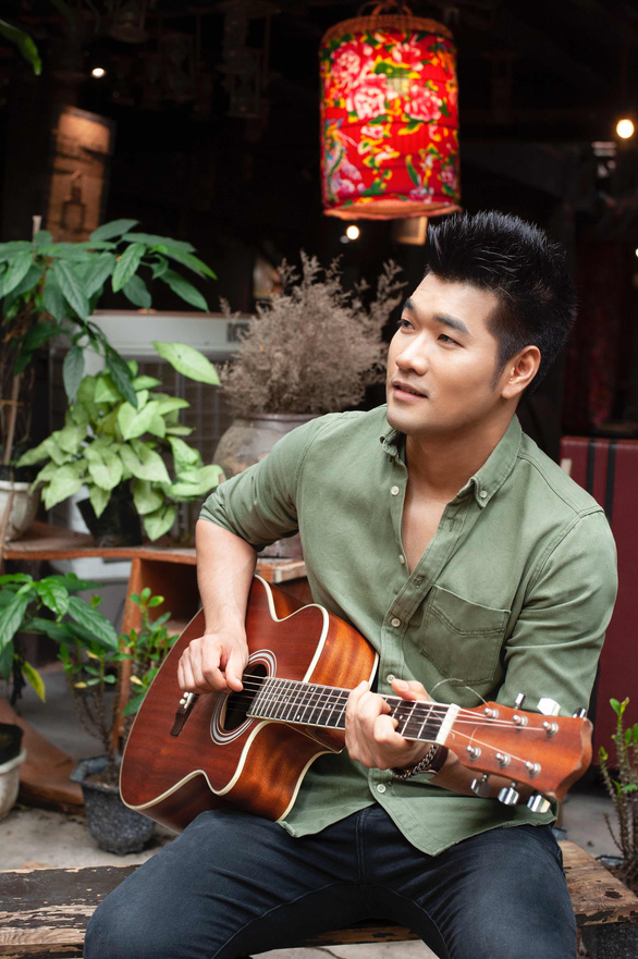 Tạ Quang Thắng trở lại sau 7 năm với album Ở giữa cuộc đời - Ảnh 2.