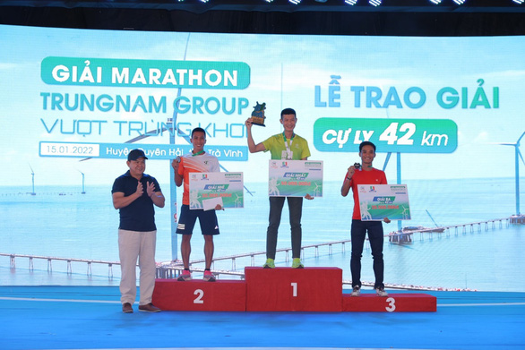 Kết quả cuộc đua marathon Trung Nam ‘Vượt trùng khơi’ 2022 - Ảnh 1.