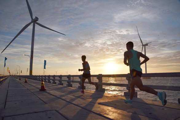 Kết quả cuộc đua marathon Trung Nam ‘Vượt trùng khơi’ 2022 - Ảnh 2.