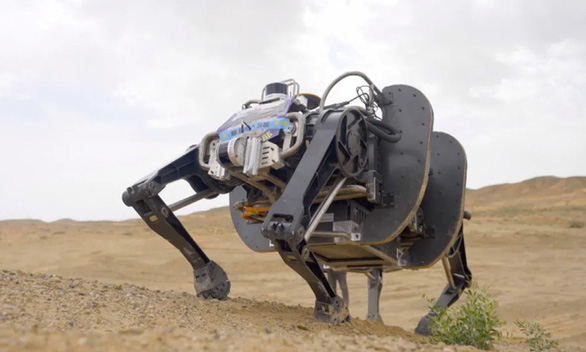 Robot 4 chân lớn nhất thế giới, có thể vác hàng nặng 160kg - Ảnh 2.