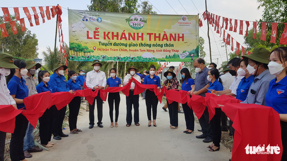 Khánh thành công trình đường kênh ranh Tam Nông - Thanh Bình - Ảnh 1.
