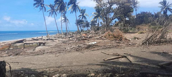 Đảo quốc Tonga đã liên lạc được với thế giới qua điện thoại, báo động thiếu nước uống - Ảnh 2.