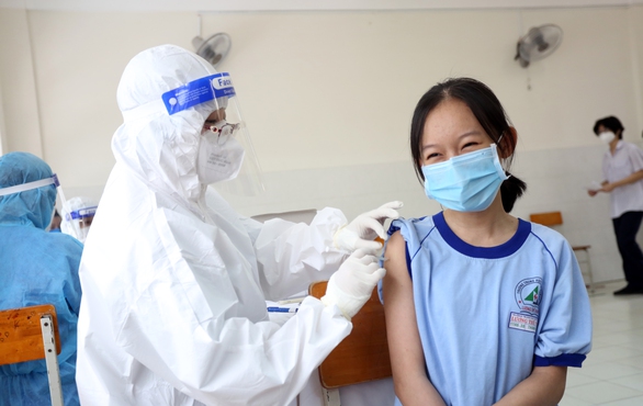 Tiêm vắc xin cho trẻ 5 - 11 tuổi: Chờ nghiên cứu thật thận trọng - Ảnh 1. Tiêm vắc xin cho trẻ 5 - 11 tuổi: Chờ nghiên cứu thật thận trọng - Ảnh 1.
