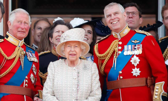 Hoàng gia Anh xóa các tài khoản mạng xã hội của hoàng tử Andrew - Ảnh 2.