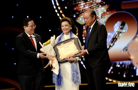 Cố ca sĩ Phi Nhung được trao giải Mai Vàng 2021 - Ảnh 2.