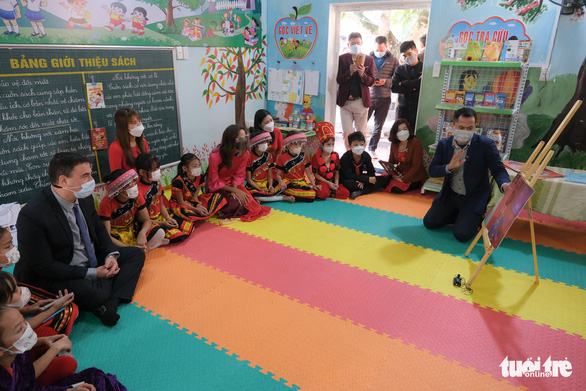 HHen Niê và Đại sứ quán Israel tặng hơn 10.000 cuốn sách cho trẻ em Hà Giang - Ảnh 3.