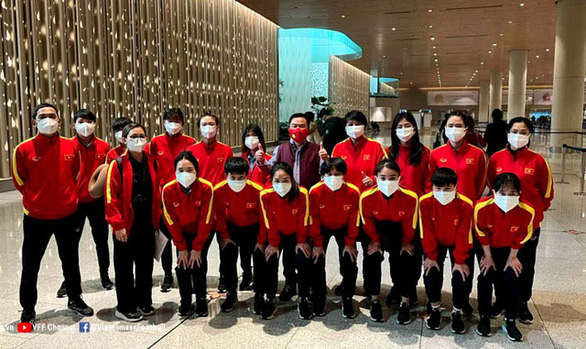 14 cầu thủ đội tuyển nữ Việt Nam đã đến Ấn Độ nhưng chưa thể tập luyện - Ảnh 2.