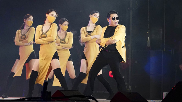 Tổng thống Hàn Quốc quảng bá K-pop ở Trung Đông - Ảnh 1.