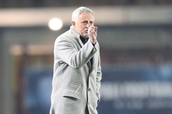 AS Roma thắng dễ, HLV Mourinho chọc quê đối thủ
