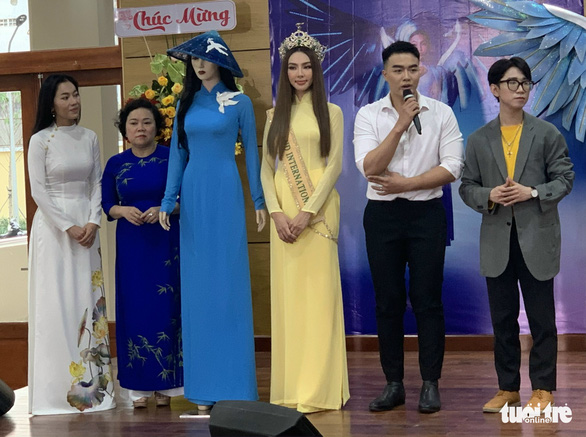 Thùy Tiên tặng trang phục thi tại Miss Grand International 2021 cho bảo tàng - Ảnh 3.