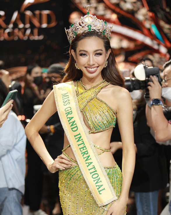 Thùy Tiên tặng trang phục thi tại Miss Grand International 2021 cho bảo tàng - Ảnh 8.