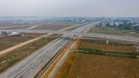 Từ 13h ngày 28-1, ôtô được chạy trên cao tốc Cao Bồ - Mai Sơn - Ảnh 1.