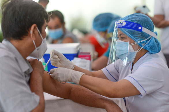 Tin COVID-19 chiều 29-1: Hà Nội vẫn gần 3.000 ca mới, cả nước 3.869 bệnh nhân nặng - Ảnh 1.