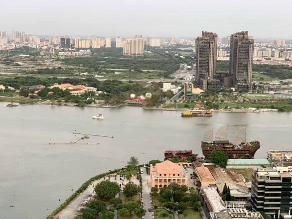 Thả bao cát xuống sông Sài Gòn để bảo trì hầm Thủ Thiêm, không có chuyện hầm gặp sự cố - Ảnh 1.