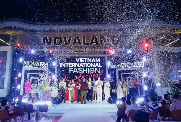 5 điểm ấn tượng tạo nên thành công của Lễ hội âm nhạc thời trang tại Novaland Gallery - Ảnh 18.