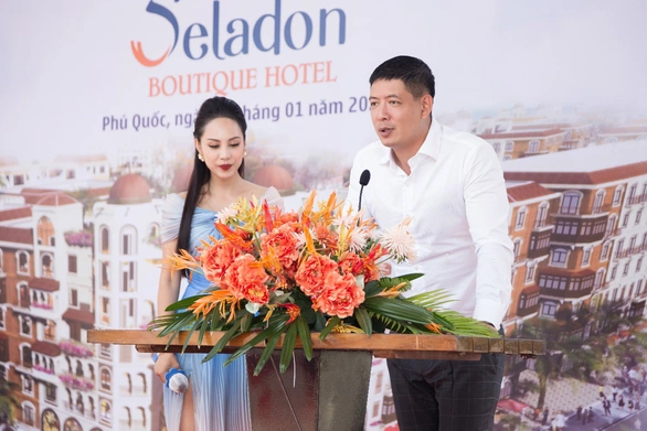 Bình Minh, Đức Tuấn dự lễ động thổ ở Phú Quốc ngày đầu năm - Ảnh 1. Bình Minh, Đức Tuấn dự lễ động thổ ở Phú Quốc ngày đầu năm - Ảnh 1.