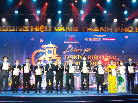 TP.HCM công bố 30 doanh nghiệp đoạt giải Thương hiệu vàng TP.HCM 2021 - Ảnh 1.