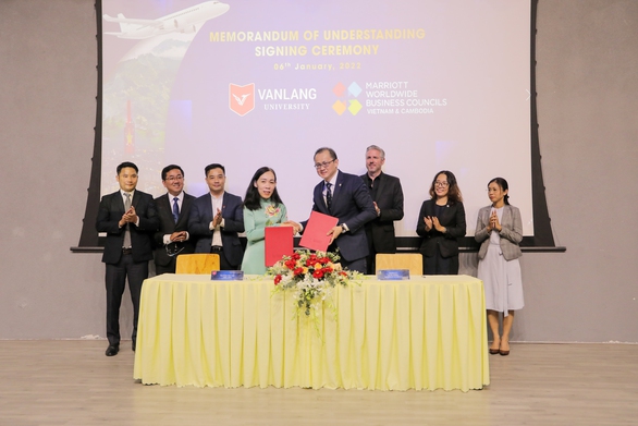 Trường Đại học Văn Lang Ký kết hợp tác cùng Tập đoàn khách sạn hàng đầu thế giới - Ảnh 3. Trường Đại học Văn Lang Ký kết hợp tác cùng Tập đoàn khách sạn hàng đầu thế giới - Ảnh 3.