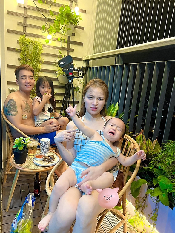 Ảnh vui sao Việt 1-10: Tuấn Hưng đón sinh nhật sớm ở Phú Quốc - Ảnh 5. Ảnh vui sao Việt 1-10: Tuấn Hưng đón sinh nhật sớm ở Phú Quốc - Ảnh 5.