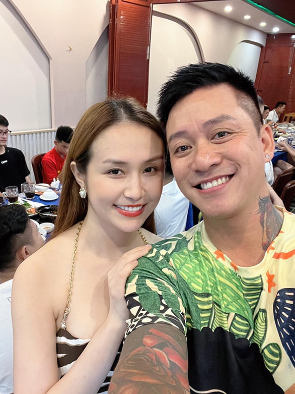 Ảnh vui sao Việt 1-10: Tuấn Hưng đón sinh nhật sớm ở Phú Quốc - Ảnh 1. Ảnh vui sao Việt 1-10: Tuấn Hưng đón sinh nhật sớm ở Phú Quốc - Ảnh 1.