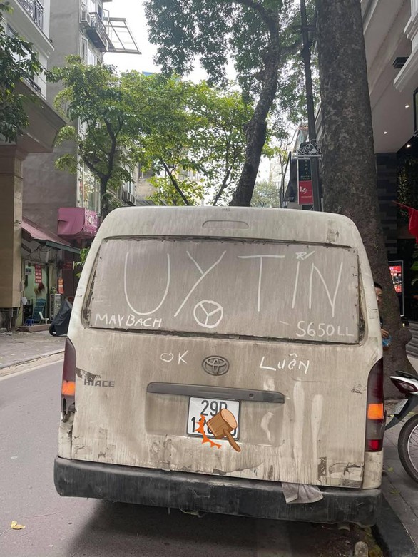 Ảnh vui 12-10: Khi bạn quá thích Maybach nhưng nhà không có điều kiện - Ảnh 1. Ảnh vui 12-10: Khi bạn quá thích Maybach nhưng nhà không có điều kiện - Ảnh 1.