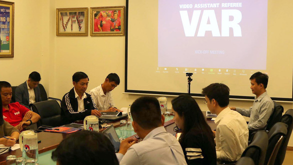 FIFA làm việc với VFF và VPF về công nghệ VAR ở V-League  - Ảnh 1.