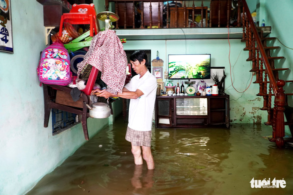 Hàng ngàn nhà dân chìm trong nước lũ - Ảnh 2.