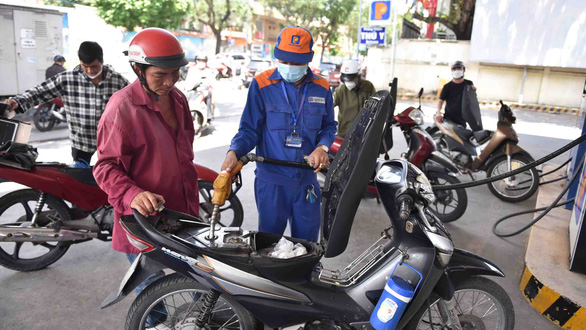 Xăng dầu biến động cũng do khâu trung gian phân phối - Ảnh 1.