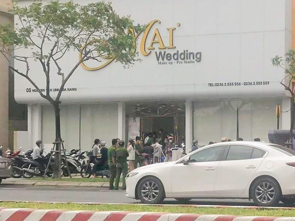 Hệ thống ảnh cưới lớn nhất Đà Nẵng bất ngờ đóng cửa, nhiều cặp đôi hoang mang - Ảnh 1.