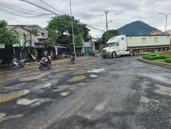 Vì sao Sở Giao thông vận tải Phú Yên đề xuất ban bố tình huống khẩn cấp về thiên tai - Ảnh 2.