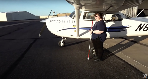 Cô gái mù bay xuyên nước Mỹ: 5 ngày biến không thể thành có thể - Ảnh 1.