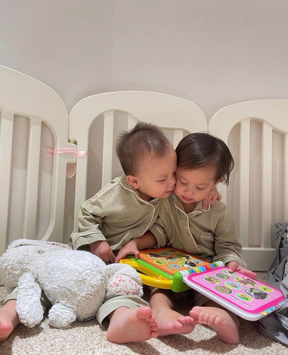 Hồ Ngọc Hà phì cười vì ông xã Kim Lý ngày càng giống hệt con trai Leon - Ảnh 9. Hồ Ngọc Hà phì cười vì ông xã Kim Lý ngày càng giống hệt con trai Leon - Ảnh 9.
