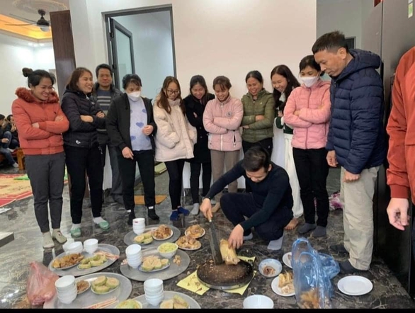 Ảnh vui 19-10: Xe hộ nghèo tà tà kiếm cơm - Ảnh 4. Ảnh vui 19-10: Xe hộ nghèo tà tà kiếm cơm - Ảnh 4.