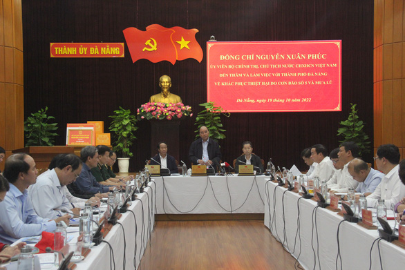 Chủ tịch nước yêu cầu Đà Nẵng tập trung hỗ trợ người dân, khôi phục hạ tầng - Ảnh 1.
