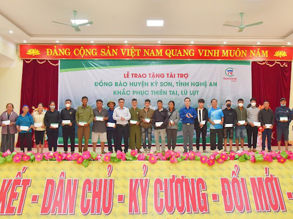 Trungnam Group cùng Kỳ Sơn vượt qua lũ dữ - Ảnh 1.